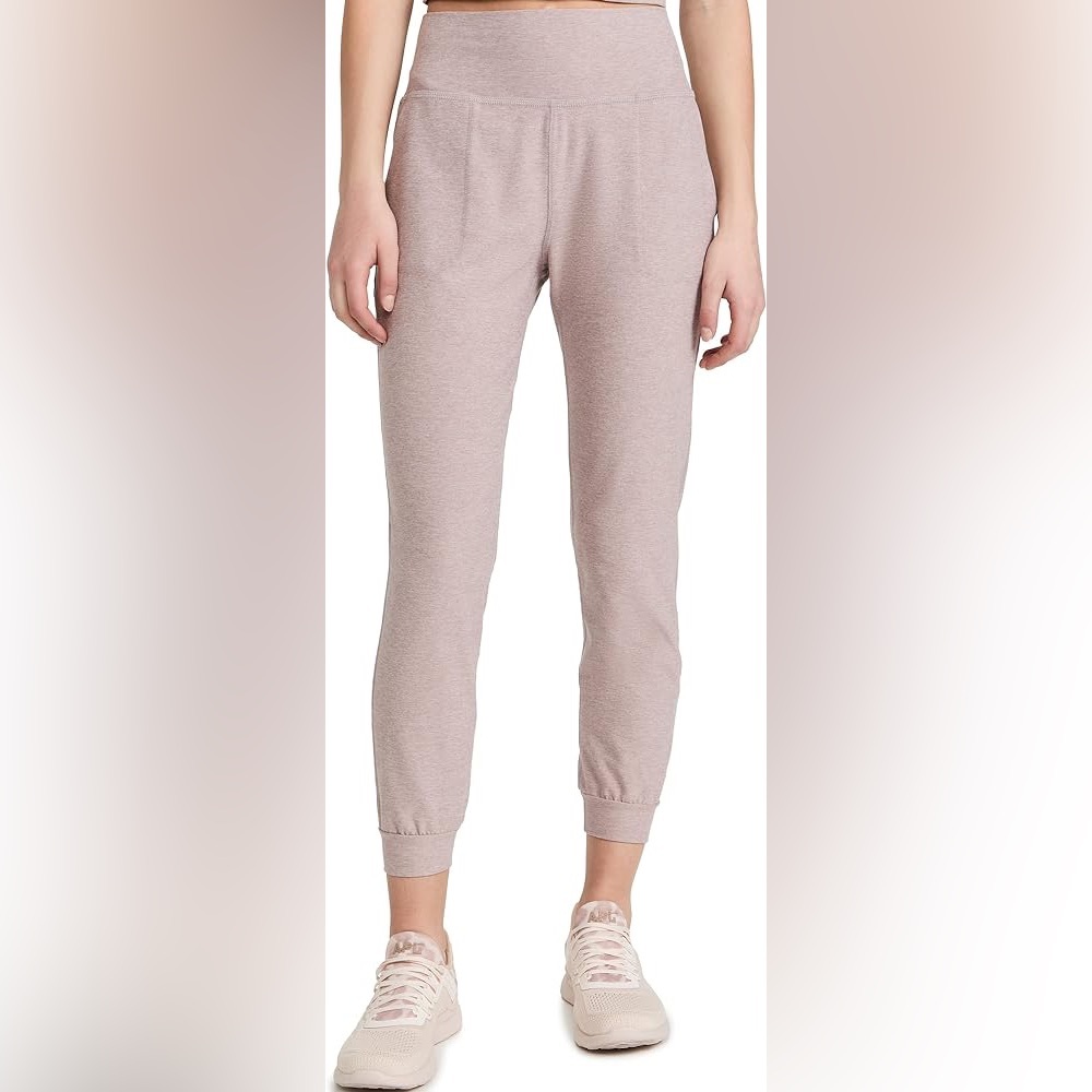 Beyond Yoga Women's Spacedye Midi Joggers color chai size M